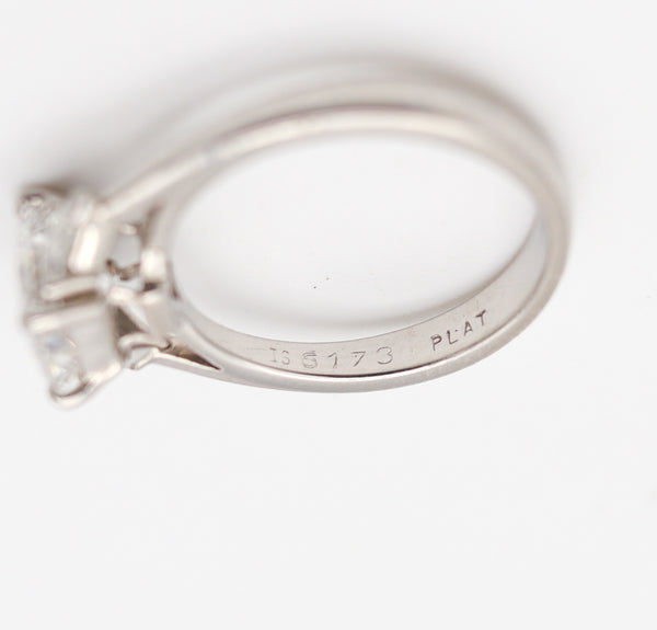 CARTIER Paris Starburst Three-Stones Ring In Platinum With 1.55 Carats VVS Diamonds