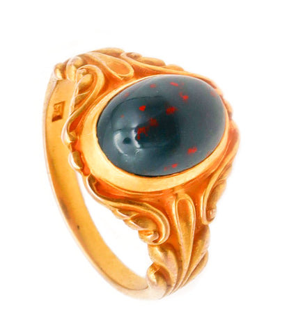-Austrian 1890 Art Nouveau Ring In 18Kt Yellow Gold With Oval Bloodstone