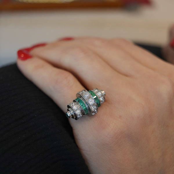 ART DECO 1925 Cocktail Geometric Ring In Platinum 3.19 Ctw Diamonds & Emeralds