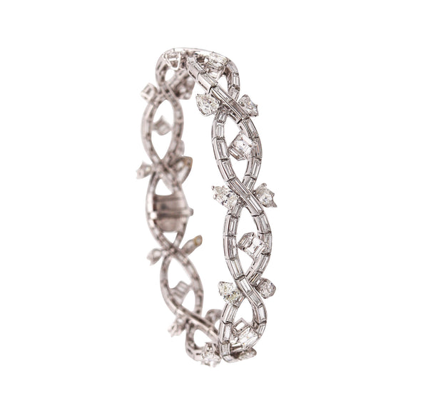 ART DECO 1930 Magnificent Bracelet In Platinum With 18.19 Ctw In VS Diamonds