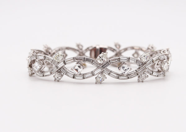 ART DECO 1930 Magnificent Bracelet In Platinum With 18.19 Ctw In VS Diamonds