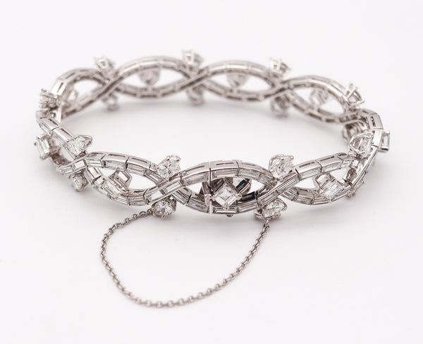 ART DECO 1930 Magnificent Bracelet In Platinum With 18.19 Ctw In VS Diamonds