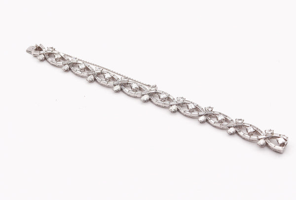 ART DECO 1930 Magnificent Bracelet In Platinum With 18.19 Ctw In VS Diamonds