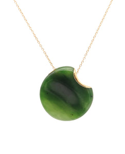 TIFFANY & CO 1979 Elsa Peretti Touchstone Carved Nephrite Necklace in 18Kt Gold