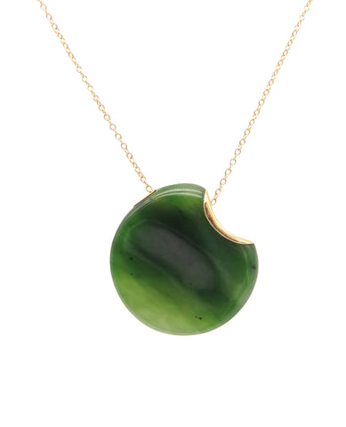 TIFFANY & CO 1979 Elsa Peretti Touchstone Carved Nephrite Necklace in 18Kt Gold