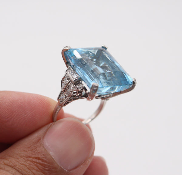 SANTA-MARIA Aquamarine Art Deco Platinum Cocktail Ring With Diamonds 32.38 Ctw