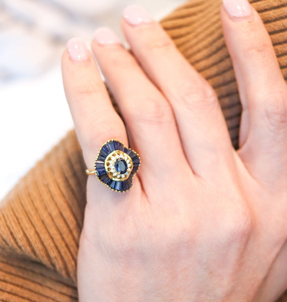 OSCAR HEYMAN Ballerina Cocktail Ring 18Kt Gold 2.86 Ctw Diamonds & Sapphires