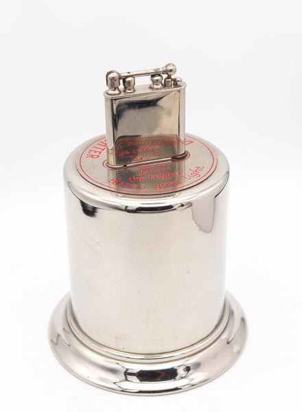 DOUGLASS 1926 Press The Trigger Counter-Desk Petrol Lighter In Steel & Red Enamel