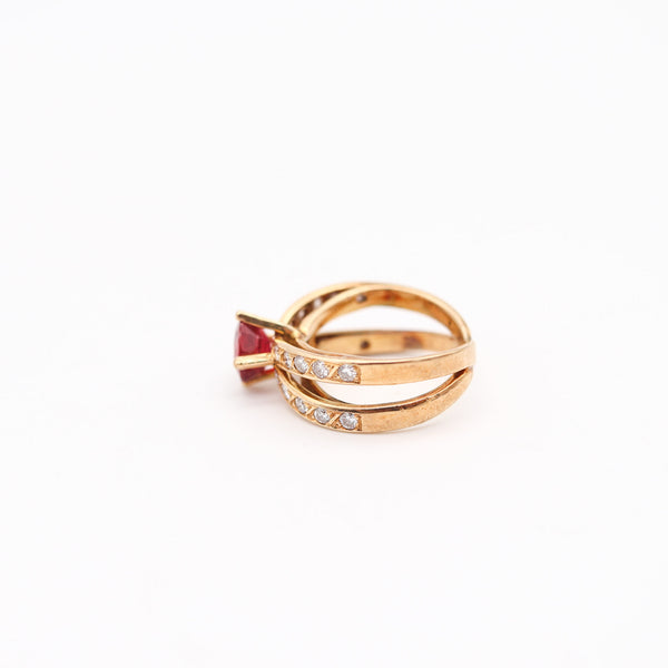 CROSSOVER Cocktail Ring In 18Kt Yellow Gold With 2.71 Cwt In Diamonds & Ruby