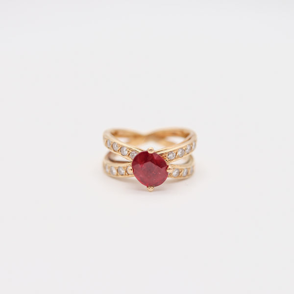 CROSSOVER Cocktail Ring In 18Kt Yellow Gold With 2.71 Cwt In Diamonds & Ruby
