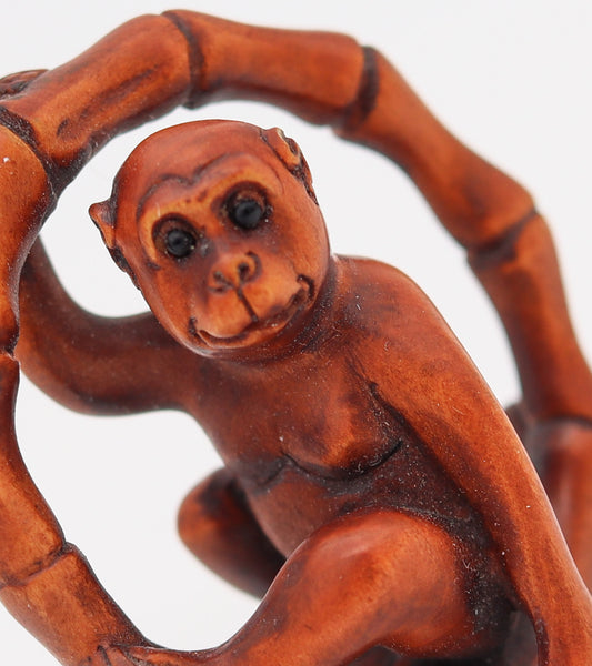 JAPAN 1880 Meiji Period Carved Wood Netsuke Of A Seated Monkey With Onyx Eyes