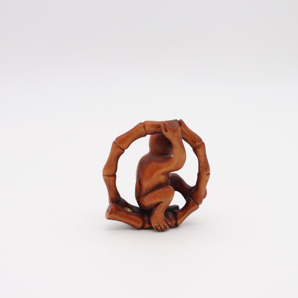 JAPAN 1880 Meiji Period Carved Wood Netsuke Of A Seated Monkey With Onyx Eyes