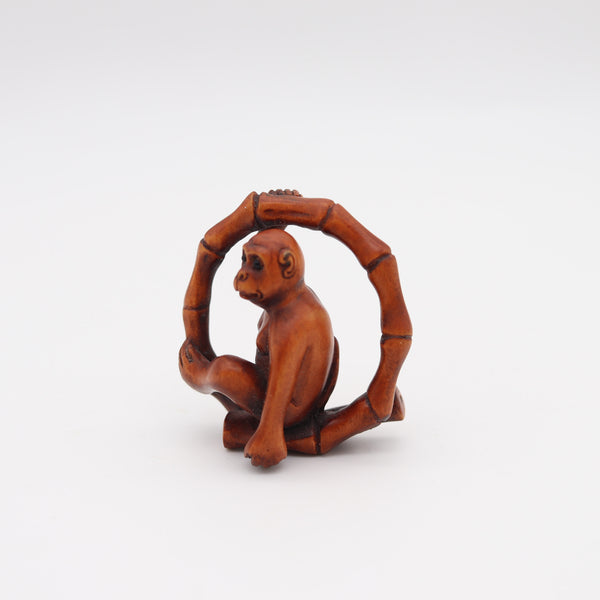 JAPAN 1880 Meiji Period Carved Wood Netsuke Of A Seated Monkey With Onyx Eyes
