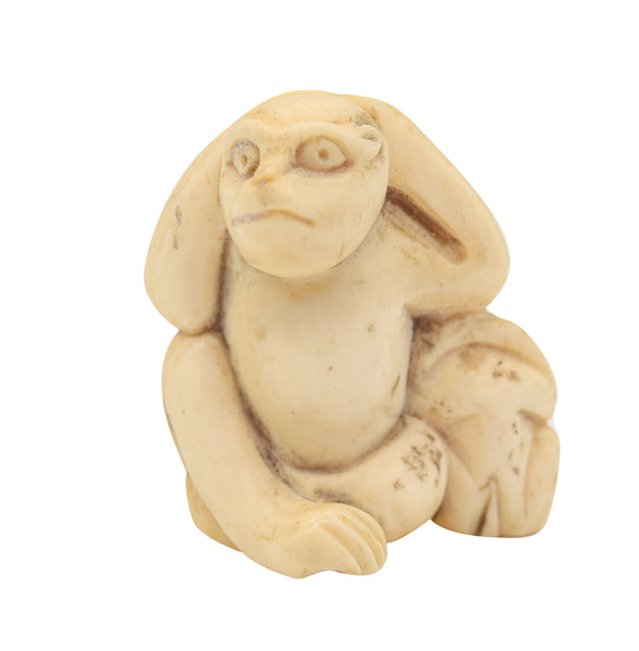 JAPAN 1890 Meiji Period Carved Netsuke Of A Seated Monkey embracing Her Young