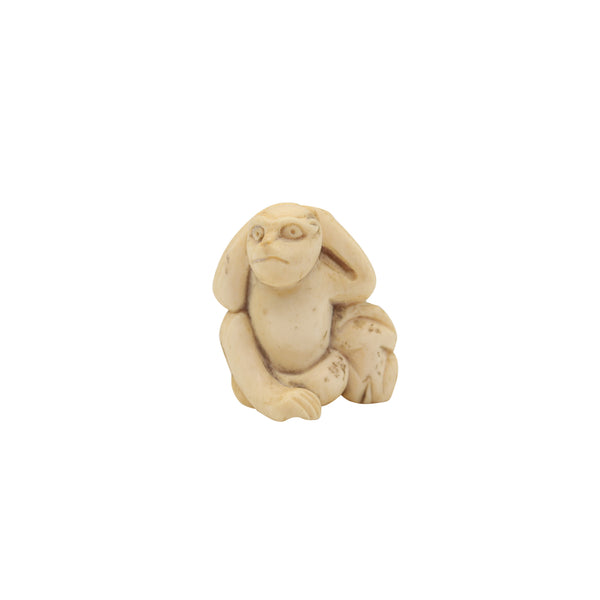JAPAN 1890 Meiji Period Carved Netsuke Of A Seated Monkey embracing Her Young