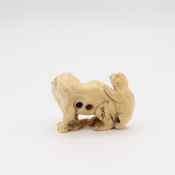 JAPAN 1875 Meiji Period Carved Netsuke Of A Walking Monkey With Her Young