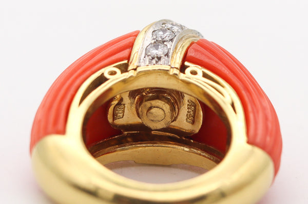 -Italian 1970 Modernist Cocktail Ring In 18Kt Gold With 21.60 Ctw In Diamonds Coral