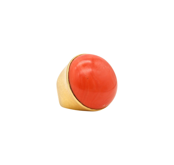 -Liberty & Co. 1978 Massive Cocktail Ring In 18Kt Gold With 126.80 Cts Coral
