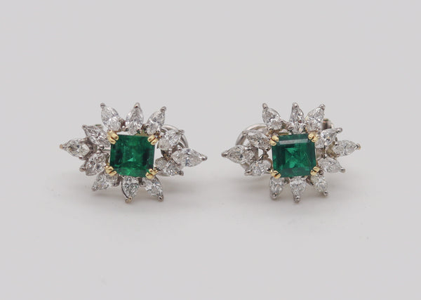 -Classic Cluster Earrings In 18Kt Gold With 7.78 Carats In Diamonds And Emeralds