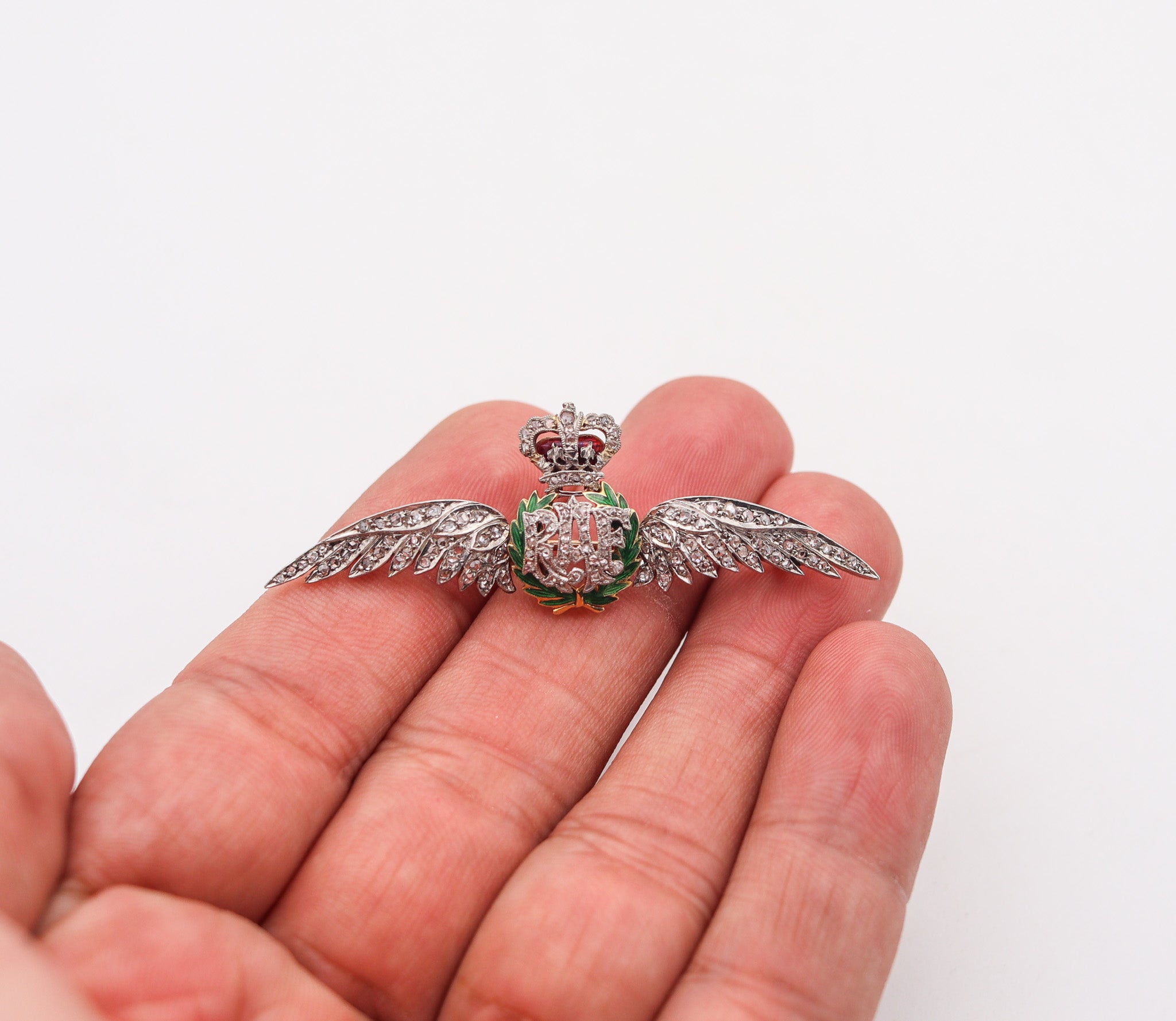 Royal Air Force 1925 Enameled Wings Badge In 18Kt Gold With
