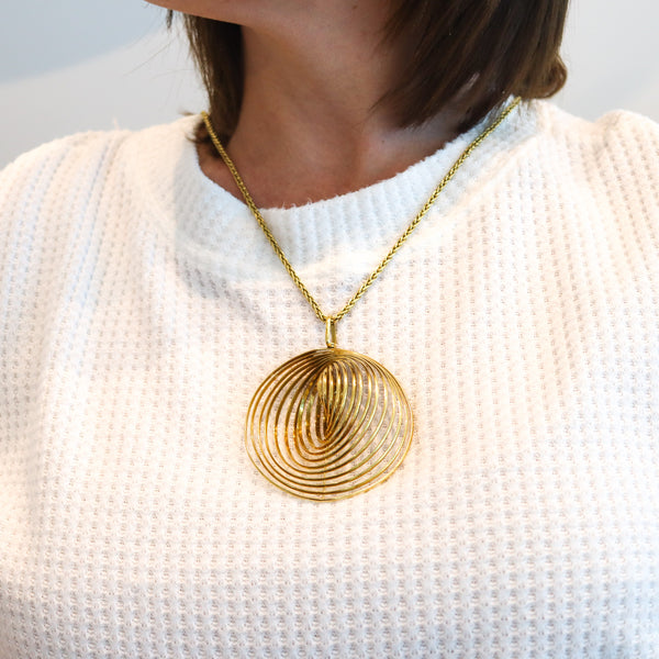 -Op-Art 1970 Modernist Pendant With Concentric Circles In Solid 18Kt Yellow Gold