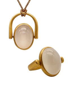 -Roman Revival Signet Ring In 18Kt Yellow Gold With 18.49 Ctw Cat's Eye Moonstone