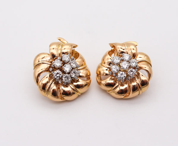 FRENCH 1970 Modernist Clips-On Earrings In 18Kt Gold With 4.24 Ctw Diamonds