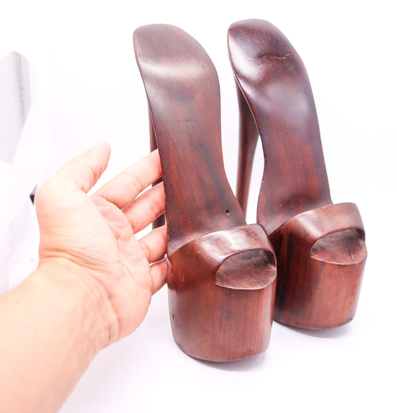 HIGH-RISE Shoes Mid Century Modernist 1960 Bookends In Carved Precious Wood