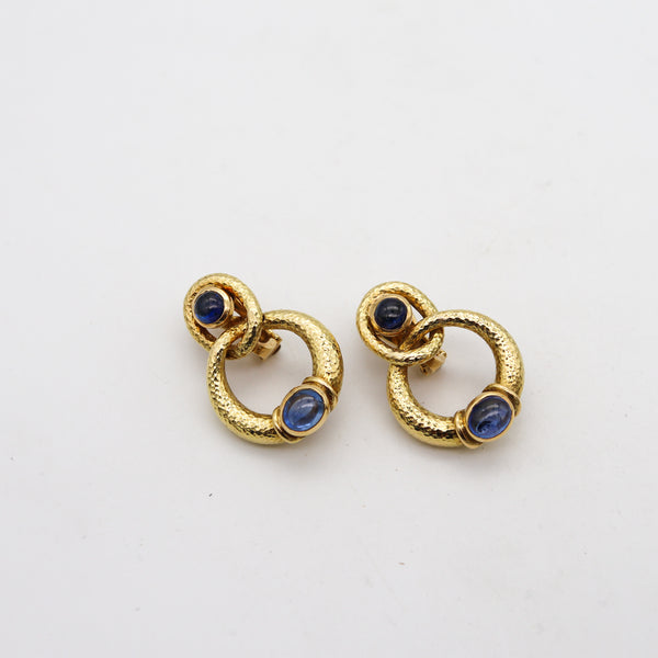 -David Webb 1970 Dangle Clips-on Earrings In 18Kt Gold With 7.34 Ctw Sapphires