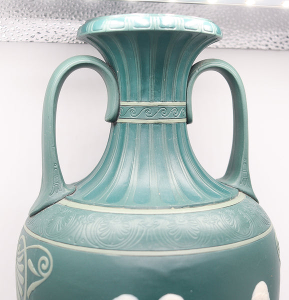 VILLEROY & BOCH METTLACH 1890 Phanolith Neo Classic Green Cameo Amphora