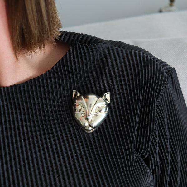 -PATRICIA VON MUSULIN Geometric Cats Face Brooch In .925 Sterling Silver