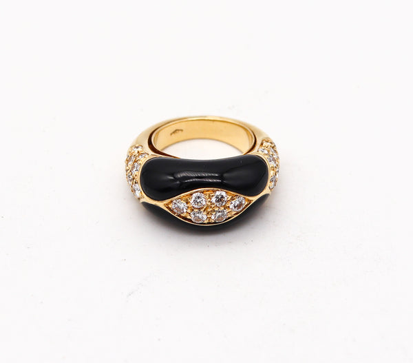 -Modernist Ring In 18Kt Yellow Gold With 14.64 Ctw in Diamonds And Onyx