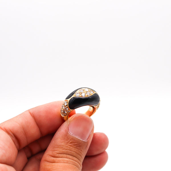 -Modernist Ring In 18Kt Yellow Gold With 14.64 Ctw in Diamonds And Onyx