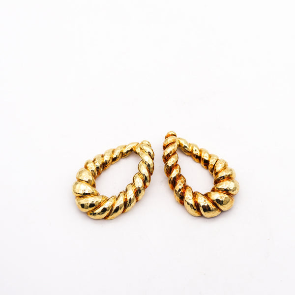 DAVID WEBB 1970 Hammered Hoops Clips-On Earrings In Solid 18Kt Yellow Gold