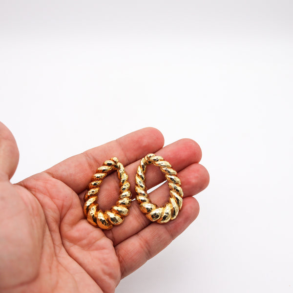 DAVID WEBB 1970 Hammered Hoops Clips-On Earrings In Solid 18Kt Yellow Gold