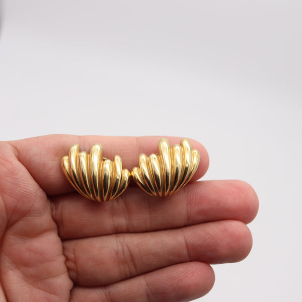 TIFFANY & CO. 1980 Modernist Scalloped Clips-On Earrings In 18Kt Yellow Gold