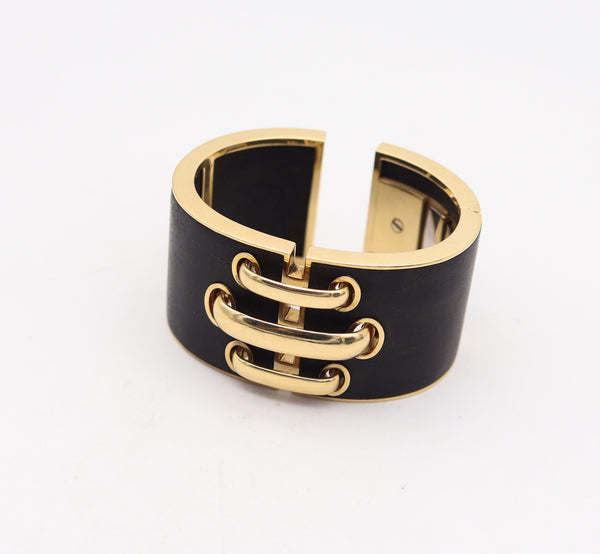 DAVID WEBB Modernist Carved Wood Geometric Cuff-Bangle In 18Kt Yellow Gold
