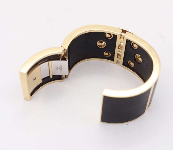 DAVID WEBB Modernist Carved Wood Geometric Cuff-Bangle In 18Kt Yellow Gold