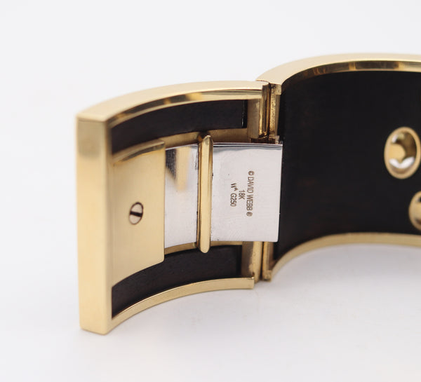 DAVID WEBB Modernist Carved Wood Geometric Cuff-Bangle In 18Kt Yellow Gold