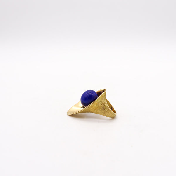 OCTAVIO SARDA Spanish Modernist Sculptural Cocktail Ring In 18Kt Gold With Lapis