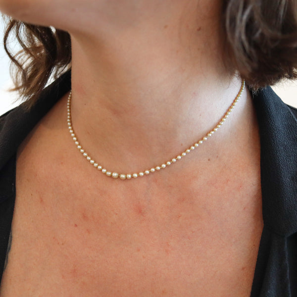 -Edwardian 1910 Natural Pearls Necklace In 18Kt Gold With Diamonds And Sapphires