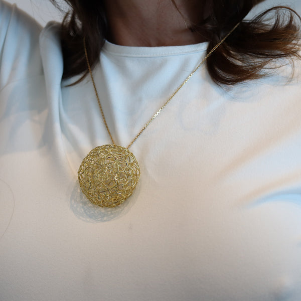 CARL BUCHERER 1970 Swiss Wired Nest Pendant-Brooch In 18Kt Yellow Gold