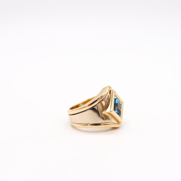 MARINA B. Modernist Alfa-Den Cocktail Ring In Solid 18Kt Gold With Blue Topaz