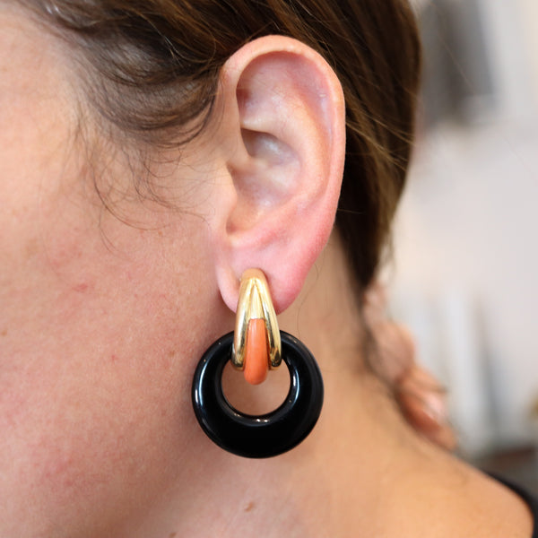 MODERNIST 1970 Convertible Clips Earrings In 18Kt Yellow Gold With Coral & Onyx