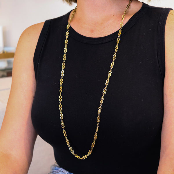 -Art Deco 1925 European Geometric Long Chain In Solid 18Kt Yellow Gold