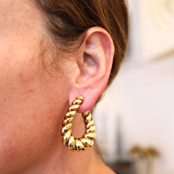 DAVID WEBB 1970 Hammered Hoops Clips-On Earrings In Solid 18Kt Yellow Gold