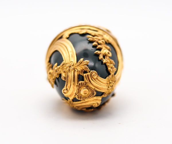 FRENCH 18th Century Baroque Egg Shaped Box In 18Kt Gold With Agate & Bloodstone