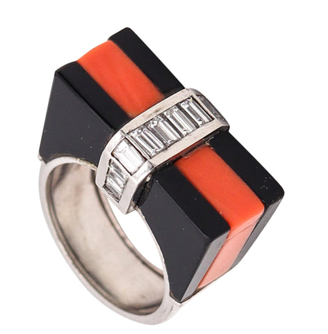 -French 1930 Art Deco Geometric Coral Onyx Ring 18Kt Gold With 1.20 Ctw Diamonds