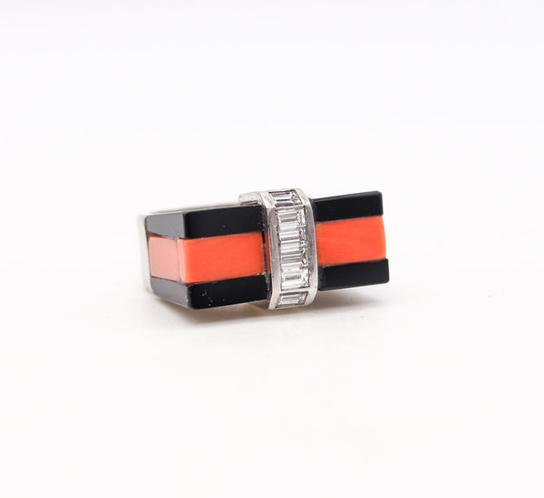 -French 1930 Art Deco Geometric Coral Onyx Ring 18Kt Gold With 1.20 Ctw Diamonds
