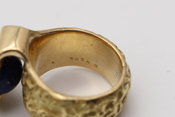 CARTIER 1970 By Roger Lucas Orbital Sculptural Ring In 18Kt gold With Lapis Lazuli